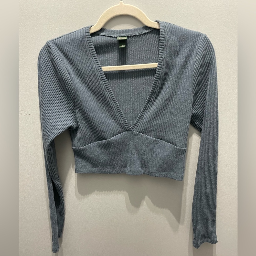 Long Sleeve Cropped Tee